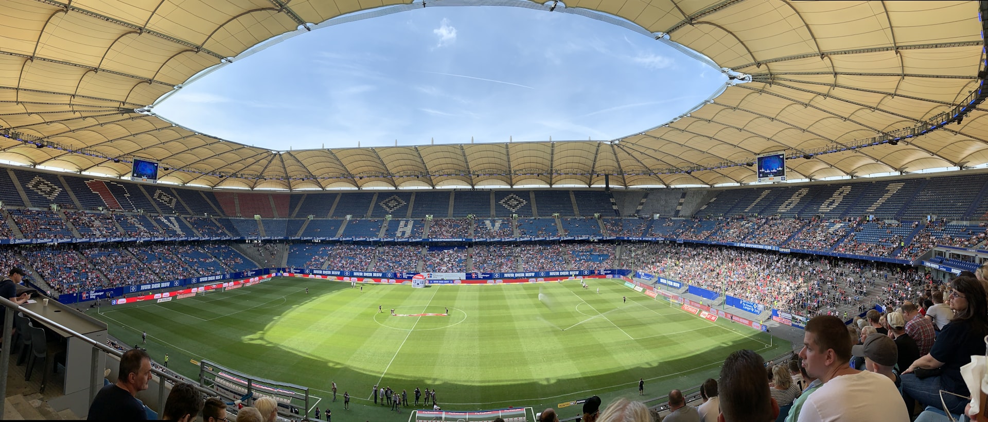 Volksparkstadion, Hamburg